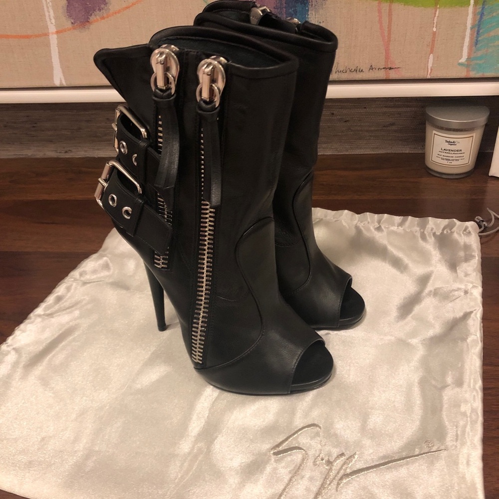 NWT! Giuseppe Zanotti Double-Buckle Biker Bootie - Picture 7 of 8